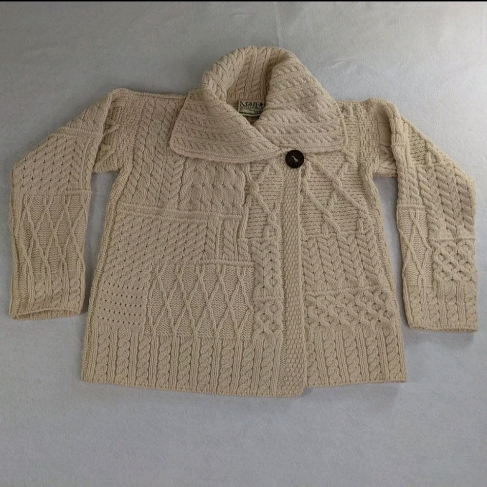 Aran Woollen Mills Cardigan Womens Size Medium One Button Sweater Fisherman Knit
